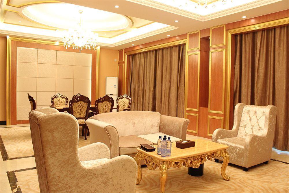 Golden Peacock Resort Hotel 贝拉 外观 照片